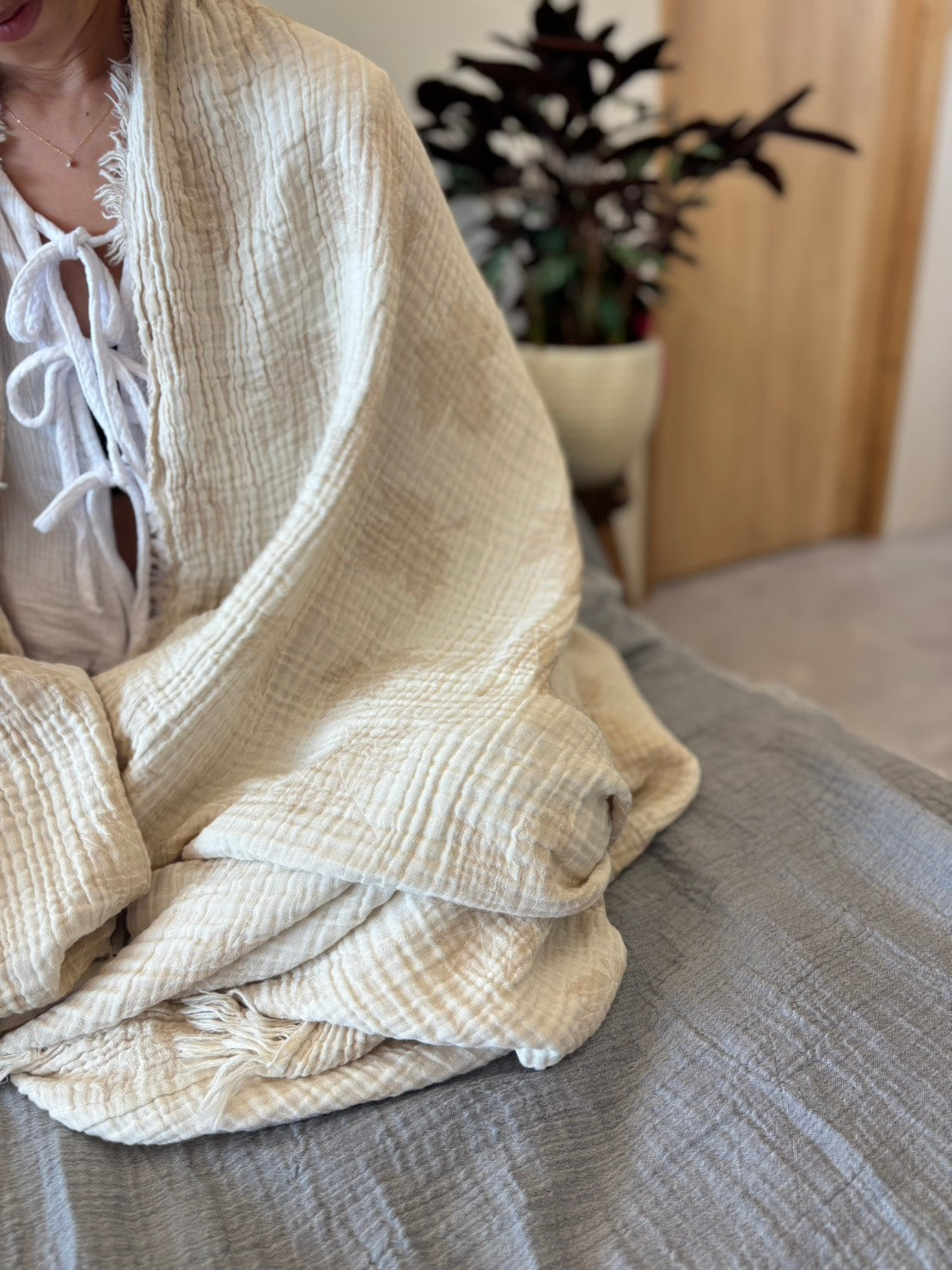 Muslin Throw - Leaf -