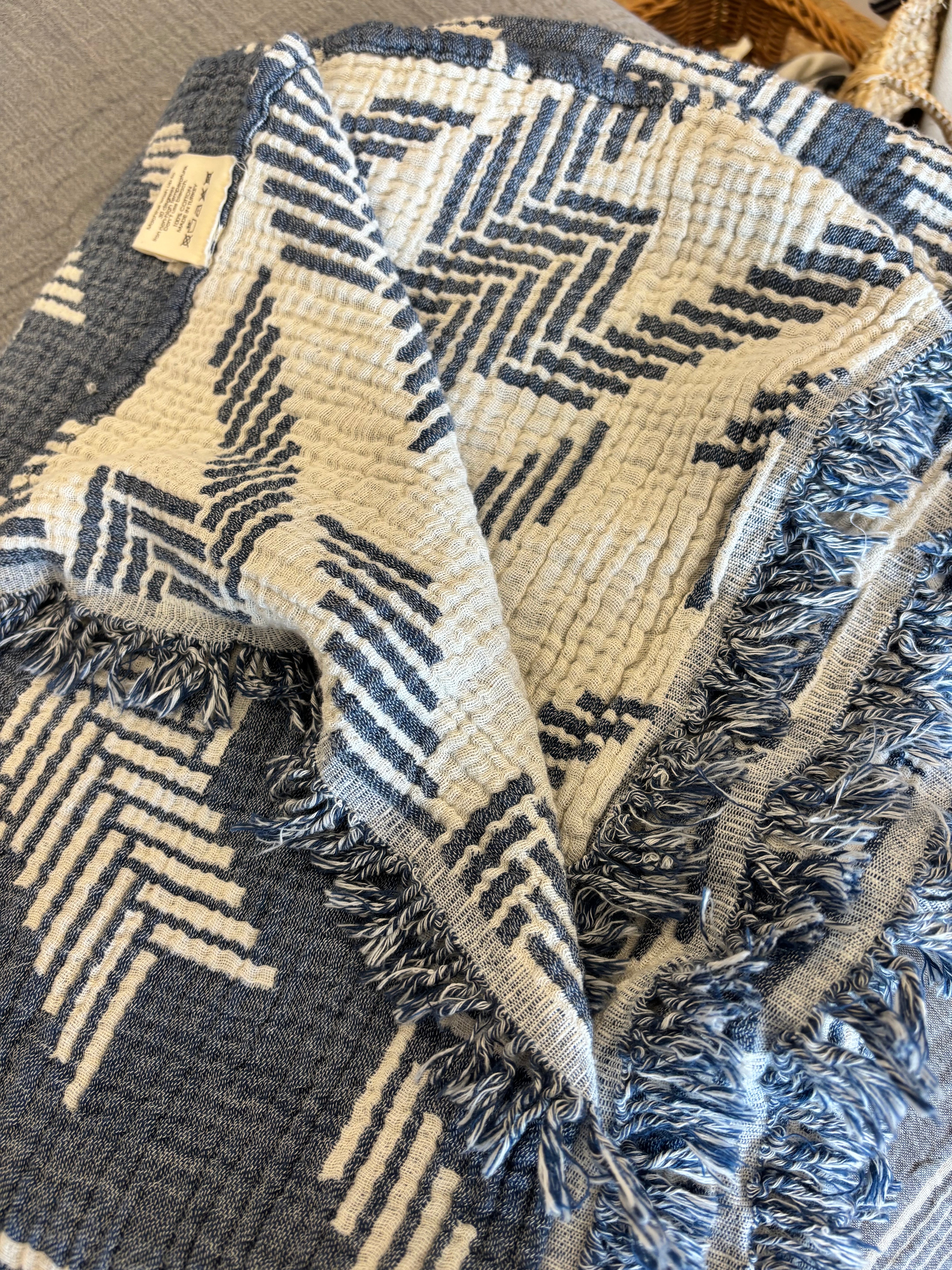 Arrow Muslin Throw
