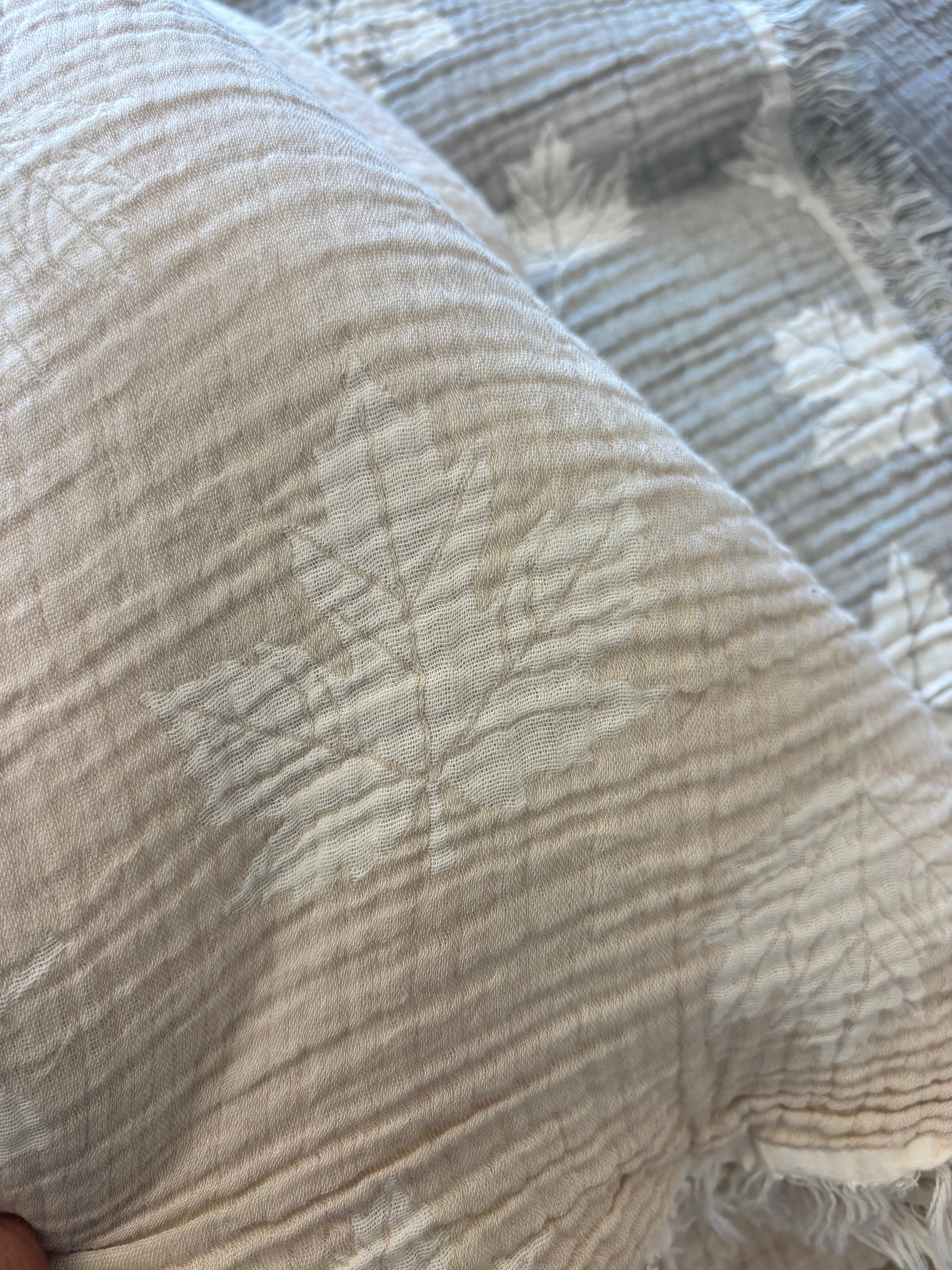 Muslin Throw - Leaf -