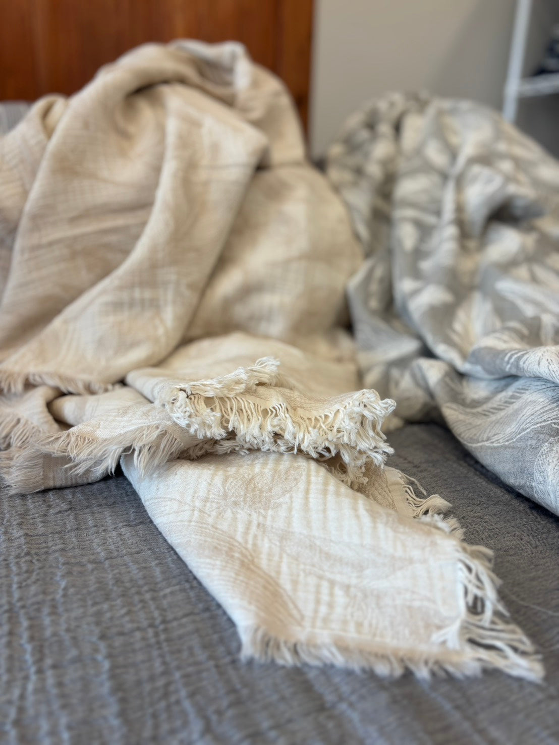 Muslin Throw - Leaf -