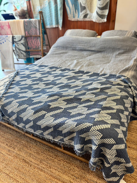 Arrow Muslin Throw