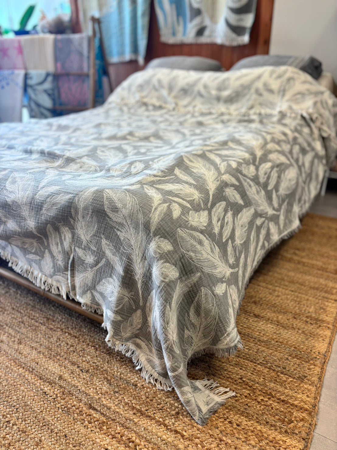 Muslin Throw - Feather -